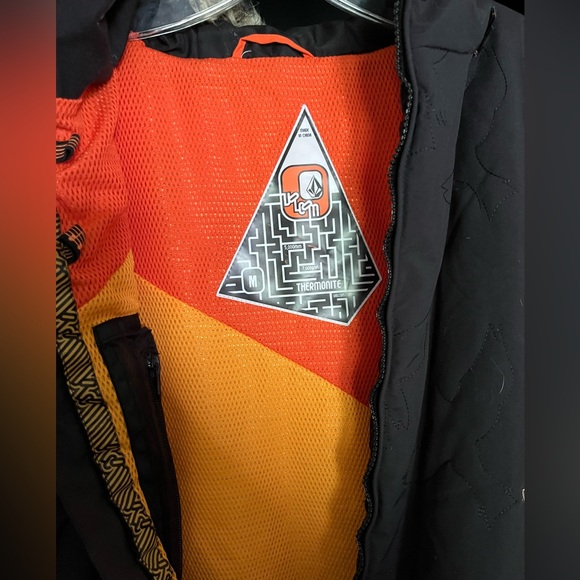 Volcom women’s snowboard jacket black medium - Picture 5 of 5